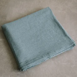 Nappe en lin lavé céladon