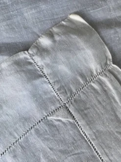 Nappe et 12 serviettes brodées et monogrammées