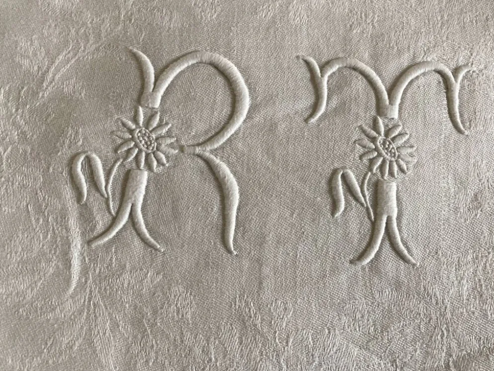 Nappe et 8 serviettes en damas de lin brodées RT vers 1900