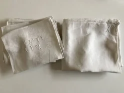 Nappe et 8 serviettes en damas de lin brodées RT vers 1900
