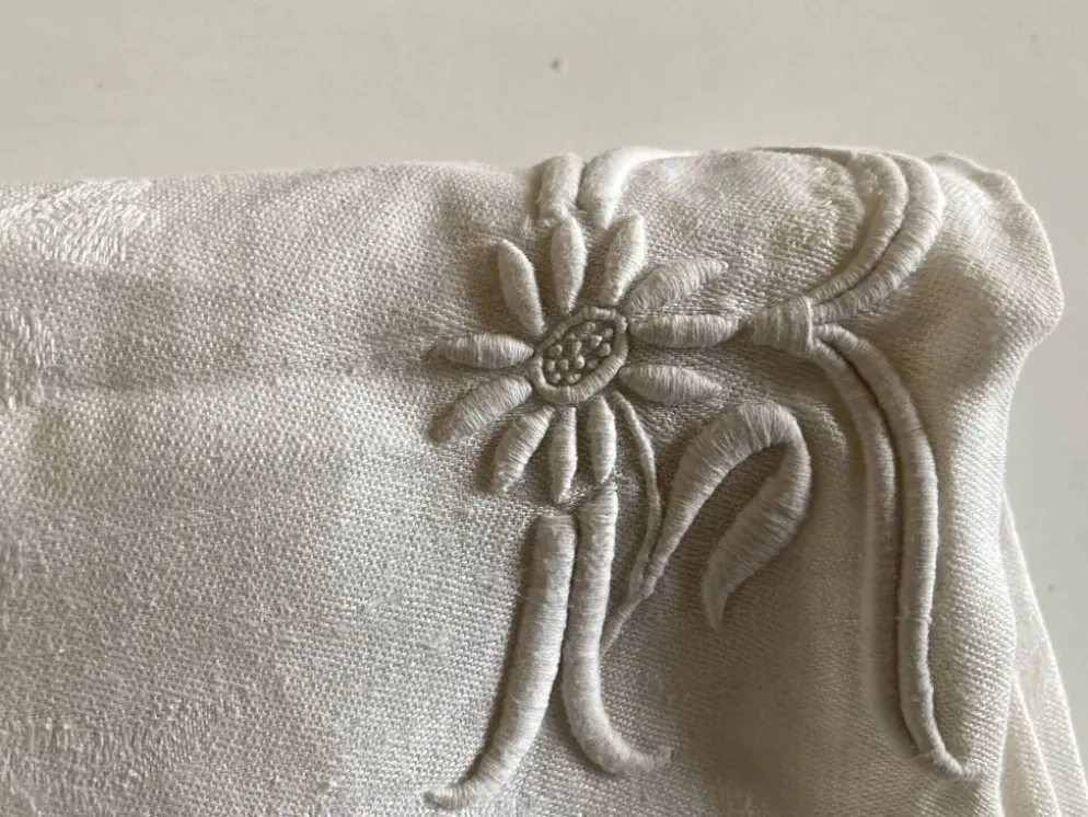 Nappe et 8 serviettes en damas de lin brodées RT vers 1900