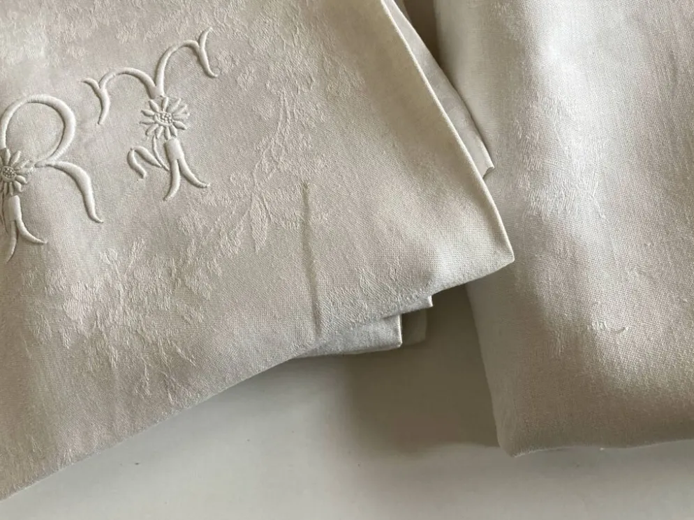 Nappe et 8 serviettes en damas de lin brodées RT vers 1900
