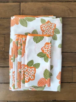 Nappe et serviettes à fleurs, années 70
