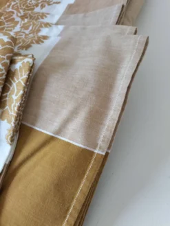 Nappe et 8 serviettes vintage – tons caramel et moutarde dorée