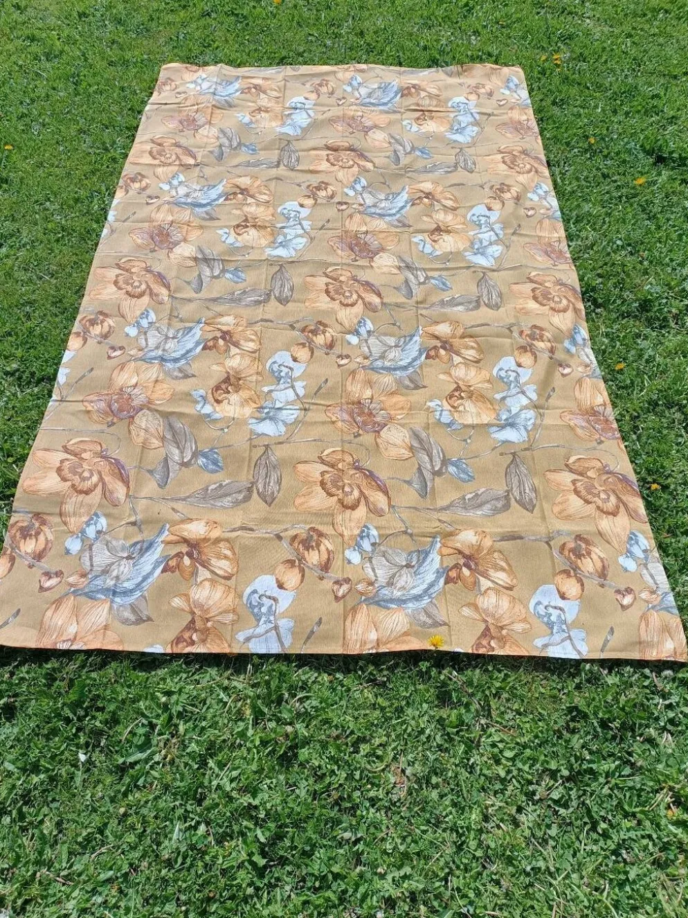 Nappe fleurie