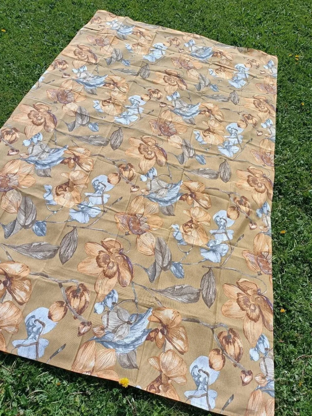 Nappe fleurie