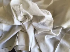 Nappe japonisante en fil de lin blanc