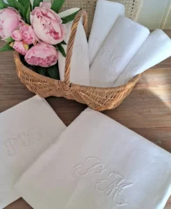 Nappe monogrammée ancienne et 8 serviettes de table