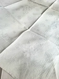 Nappe monogrammée ancienne et 8 serviettes de table