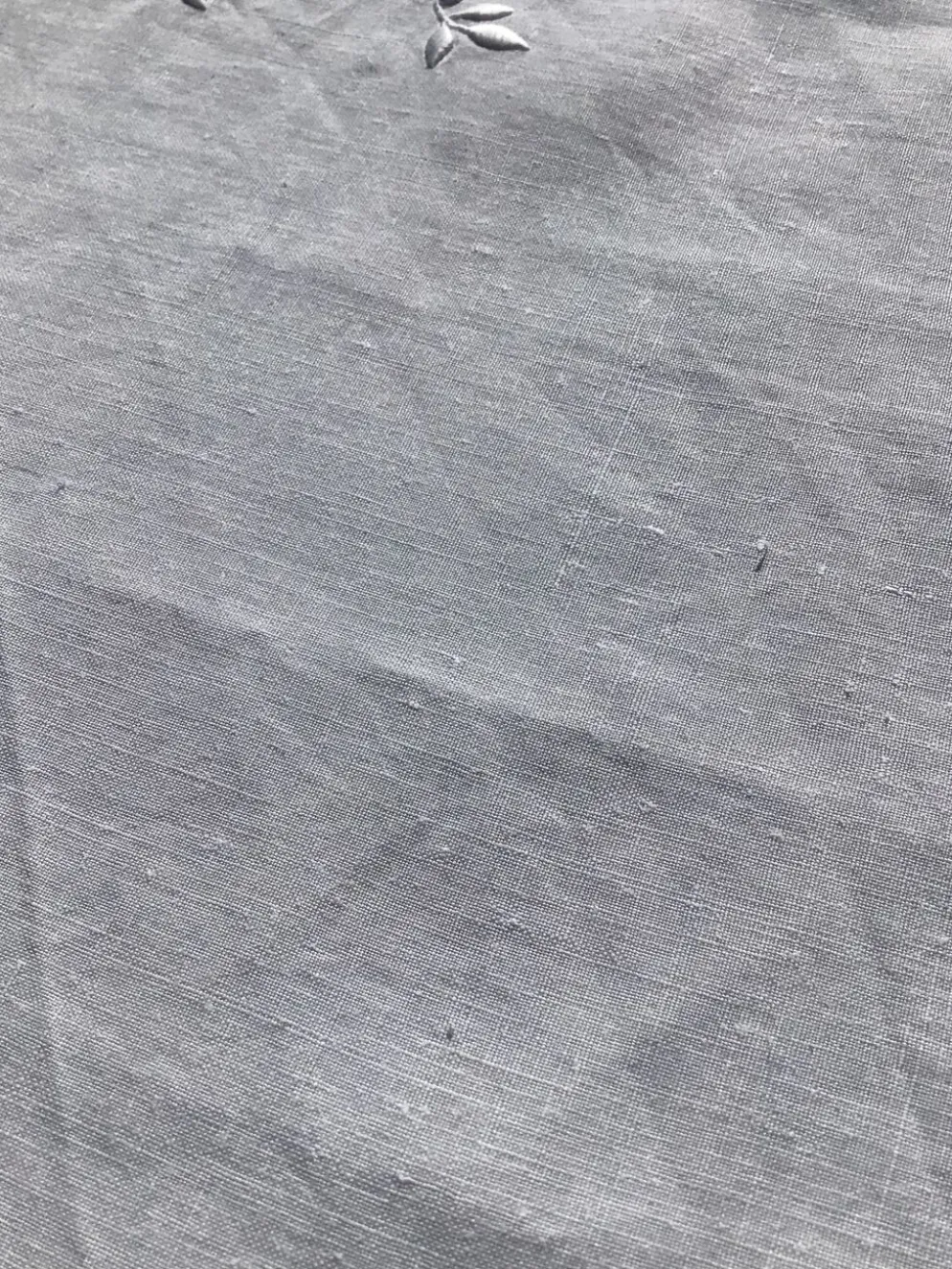 Nappe monogramme LF carrée broderie anglaise