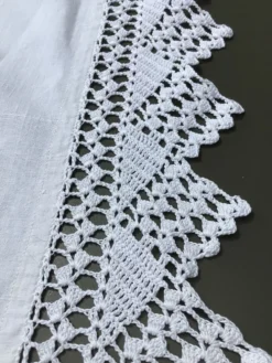 Nappe métis bord crocheté main 84cm x 91cm