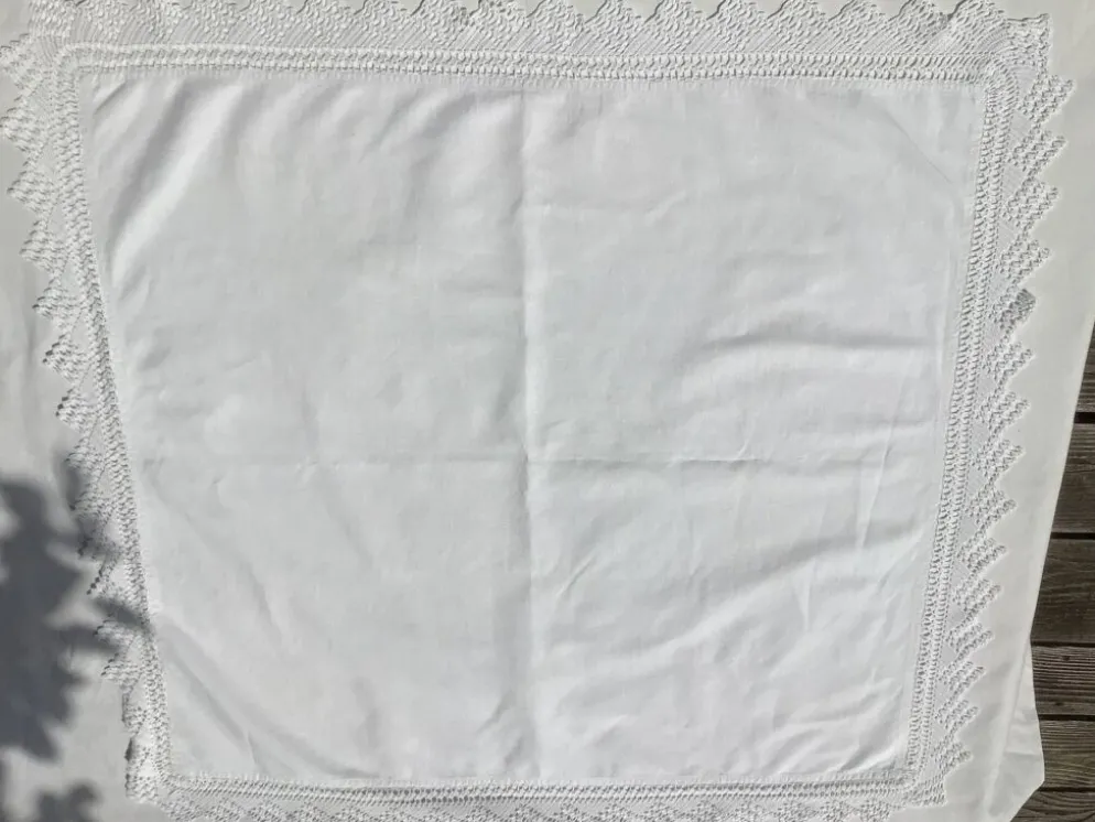 Nappe métis bord crocheté main 84cm x 91cm