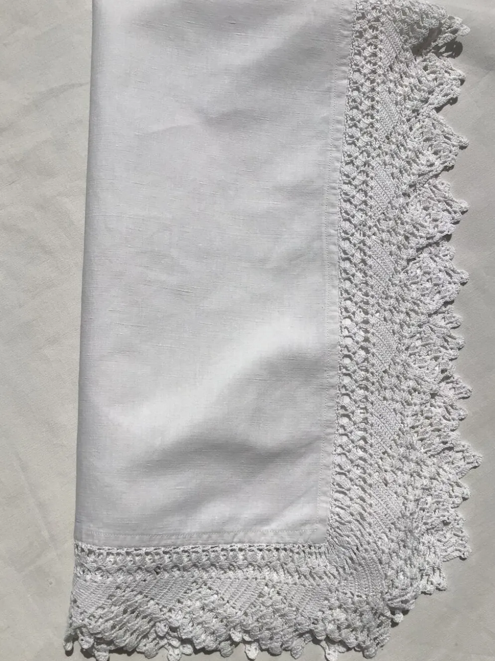 Nappe métis bord crocheté main 84cm x 91cm