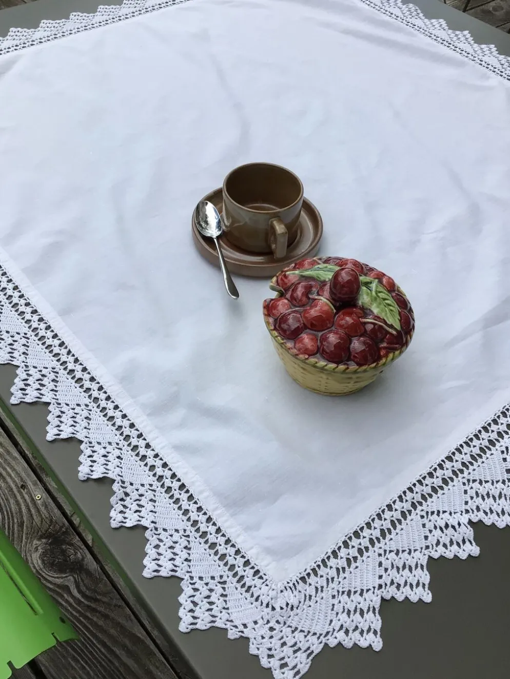 Nappe métis bord crocheté main 84cm x 91cm