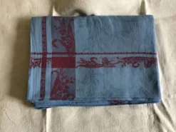 Nappe muguet papillons bleue et rouge 160x240