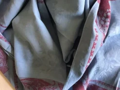 Nappe muguet papillons bleue et rouge 160x240