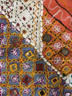 Nappe orientale à miroir et broderie