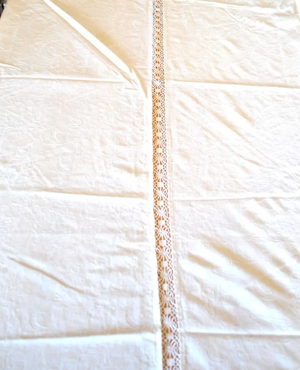 Nappe vintage en métis damassé et orné d'une dentelle centrale 145x170 *Z*