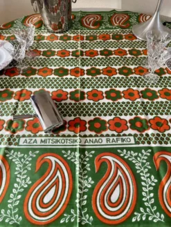 Nappe vintage en tissu malgache