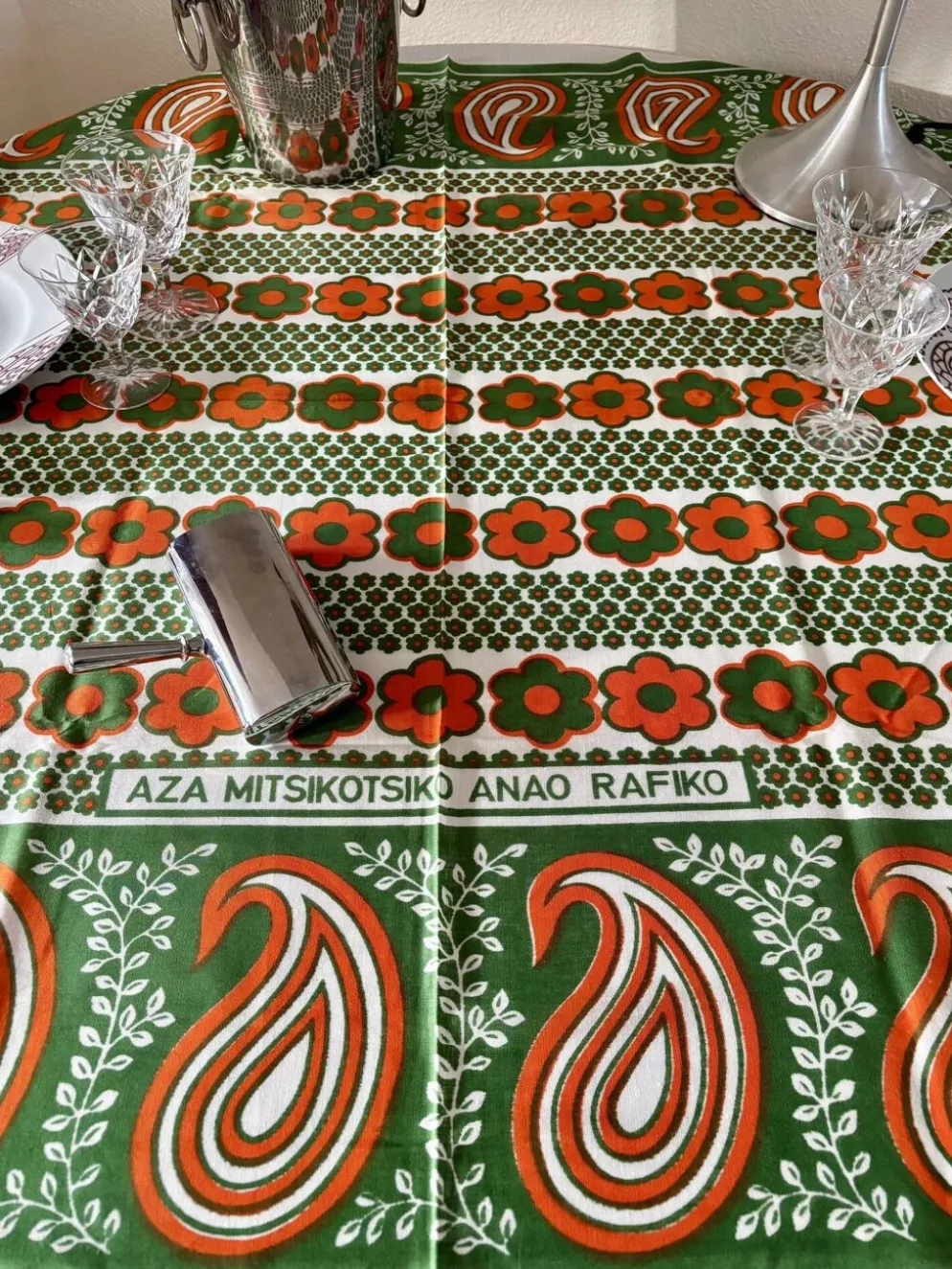 Nappe vintage en tissu malgache