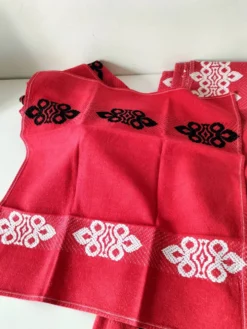 Nappe vintage graphique rouge et 8 serviettes assorties