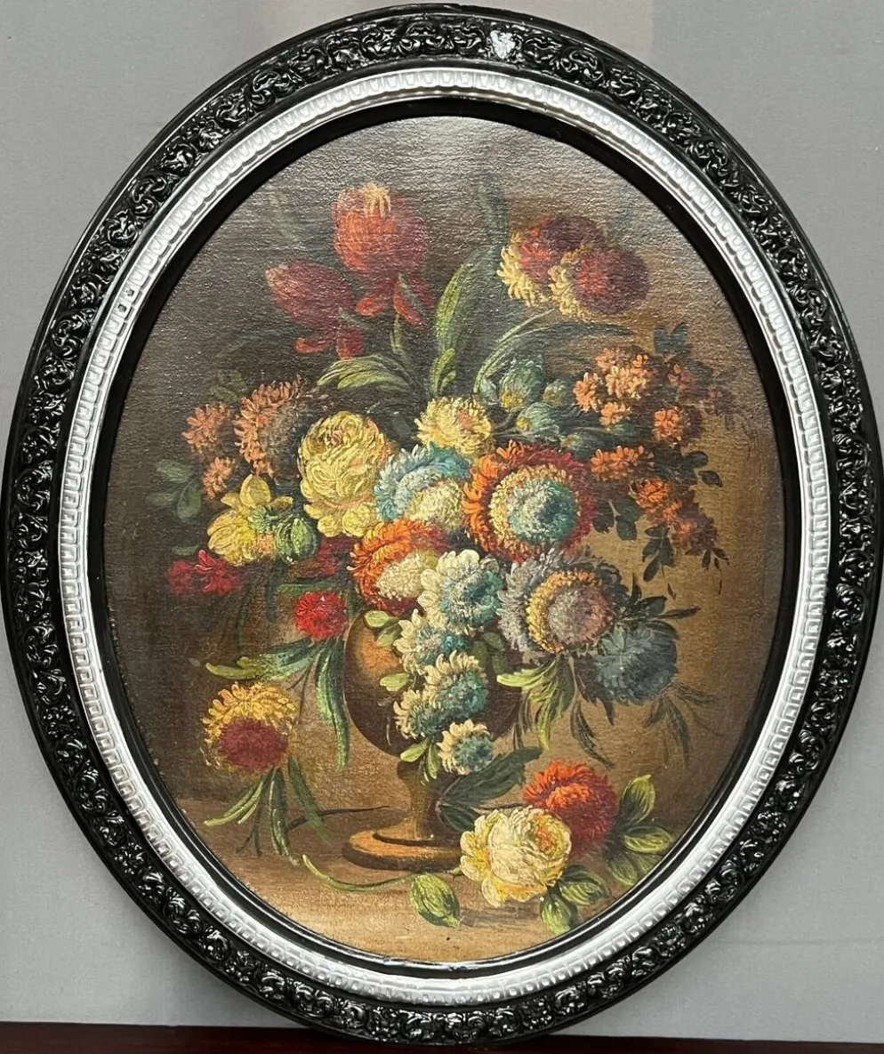 Nature morte ancienne avec des fleurs.