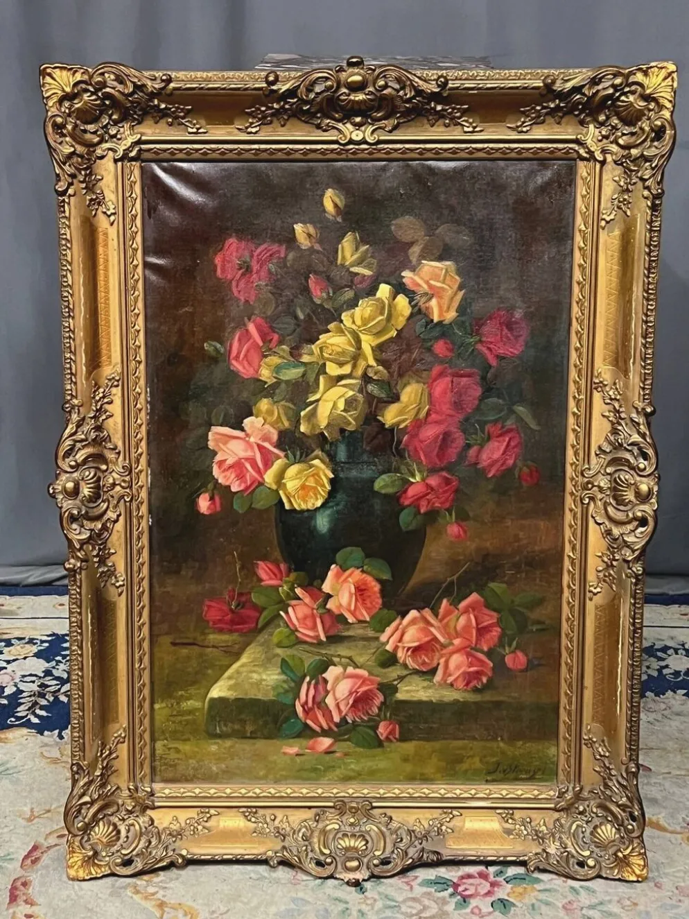 Nature morte ancienne signée avec des roses.