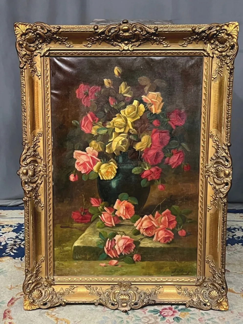 Nature morte ancienne signée avec des roses.