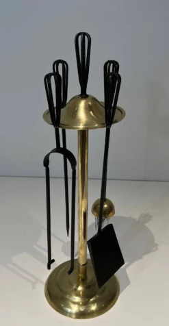 Nécessaire de Feu Design en Métal Laqué Noir et Laiton Poli. France. Vers 1