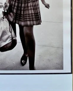NEW YORK Années 50 – 2 jeunes femmes sur la 5°av - Élégance & Street Life