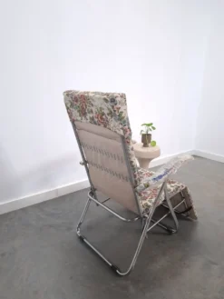 Nouveau fauteuil de jardin italien des années 70, réglable et pliable, avec fleurs.