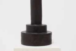 Objet cylindrique en grès brutaliste signé Studio Pottery années 1960