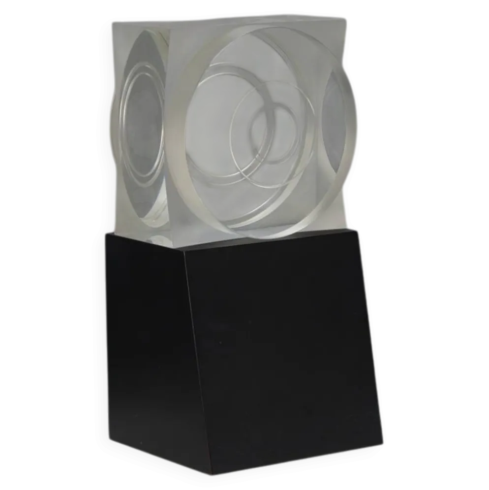 Objet géométrique en plexiglas de Maurice Ruche, 1972