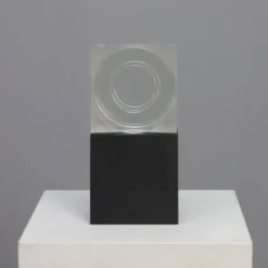 Objet géométrique en plexiglas de Maurice Ruche, 1972