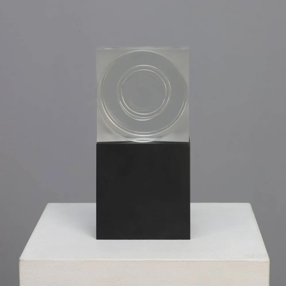 Objet géométrique en plexiglas de Maurice Ruche, 1972