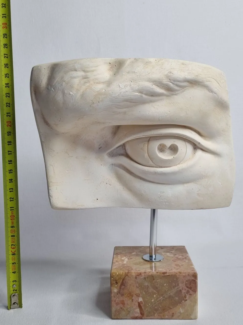 Oeil du "David" de Michelangelo moulage vintage d'après Brucciani, sur socle, 27 cm