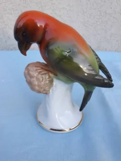 Oiseau en porcelaine