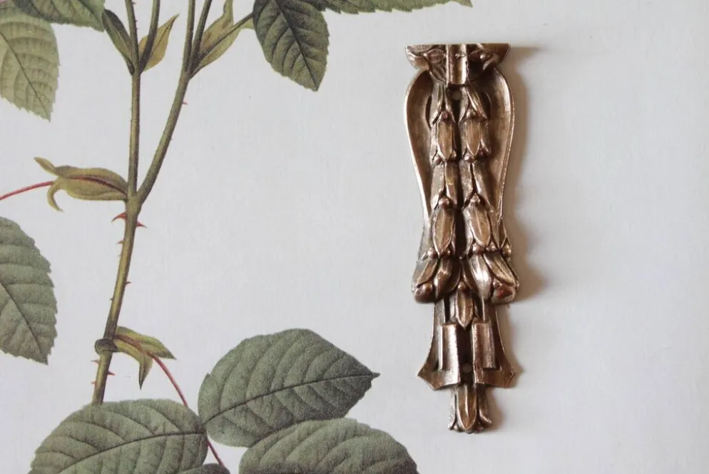 Ornements en bronze ancien