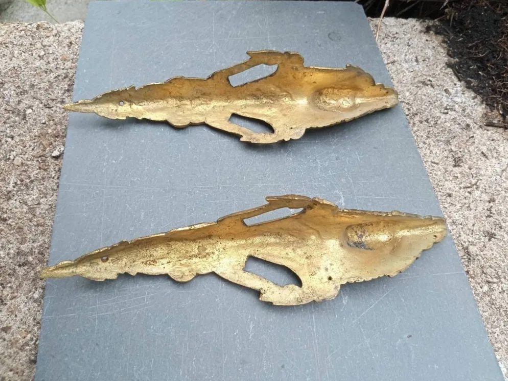 2 ornements en bronze pour meuble, XIXe siècle