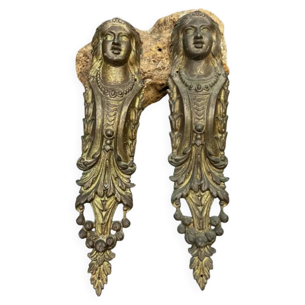 2 ornements en bronze pour meuble, XIXe siècle