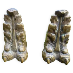 2 ornements pour meuble en bronze pieds griffes Art Nouveau