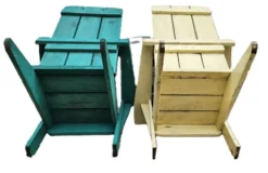 Paire d'anciens fauteuils de jardin en bois peint