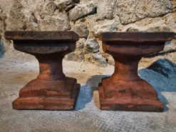 Paire de bases architecturales anciennes en fonte (fin XIXe - début XXe siècle)