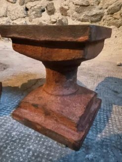 Paire de bases architecturales anciennes en fonte (fin XIXe - début XXe siècle)