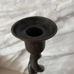 Paire de bougeoirs anciens en bois tourné torsadé 31 cm