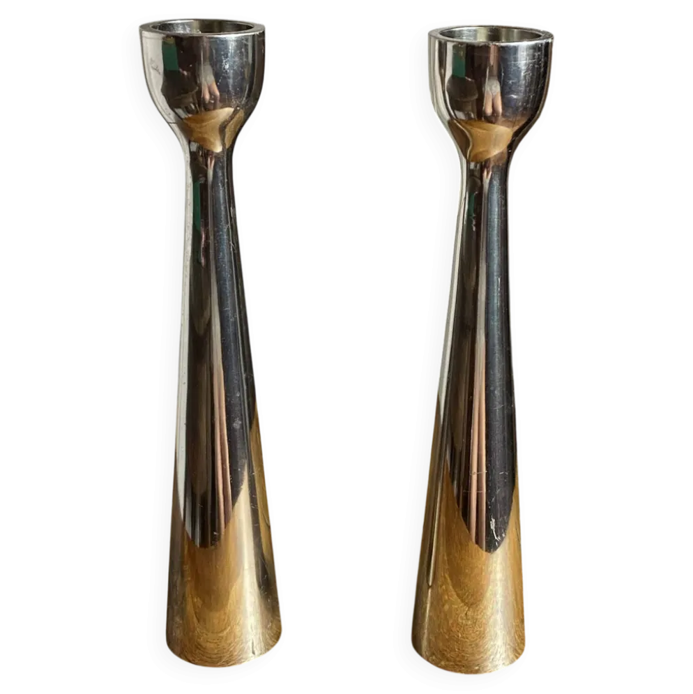 Paire de bougeoirs en aluminium poli