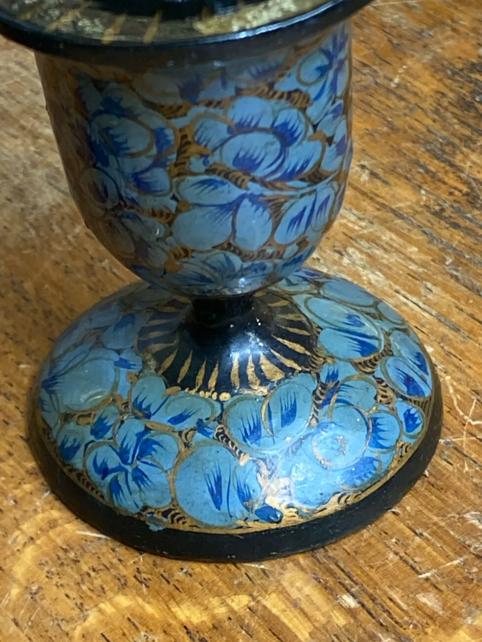 Paire de bougeoirs Kashmiri, papier mâché laqué