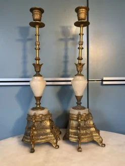 Paire de bougeoirs style Louis XVI bronze et albâtre