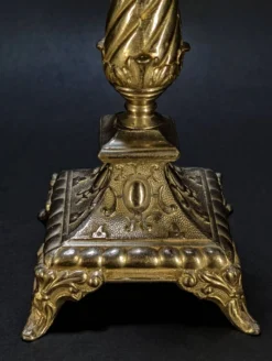 Paire de bougeoirs style Néo-Renaissance / Louis XIII