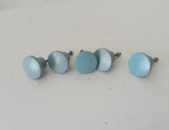 Paire de boutons de meubles vintage en bois
